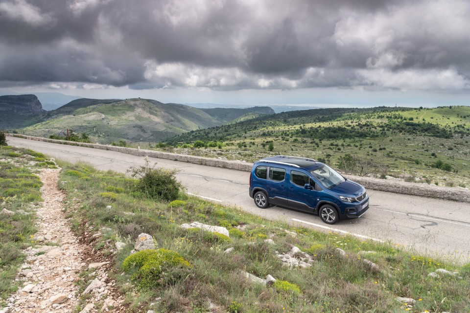 Photo officielle Peugeot Rifter Allure Deep Blue - Essais presse