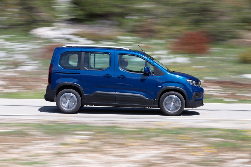 Photo officielle Peugeot Rifter Allure Deep Blue - Essais presse