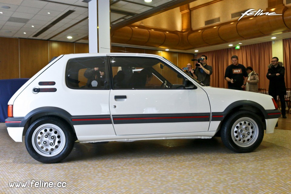 Photo remise clés Peugeot 205 #MonSacréNuméro (2016)