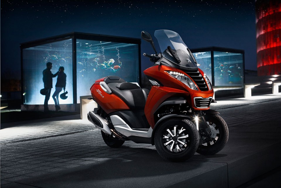 Photo officielle Peugeot Metropolis Rouge Safran - 1-002