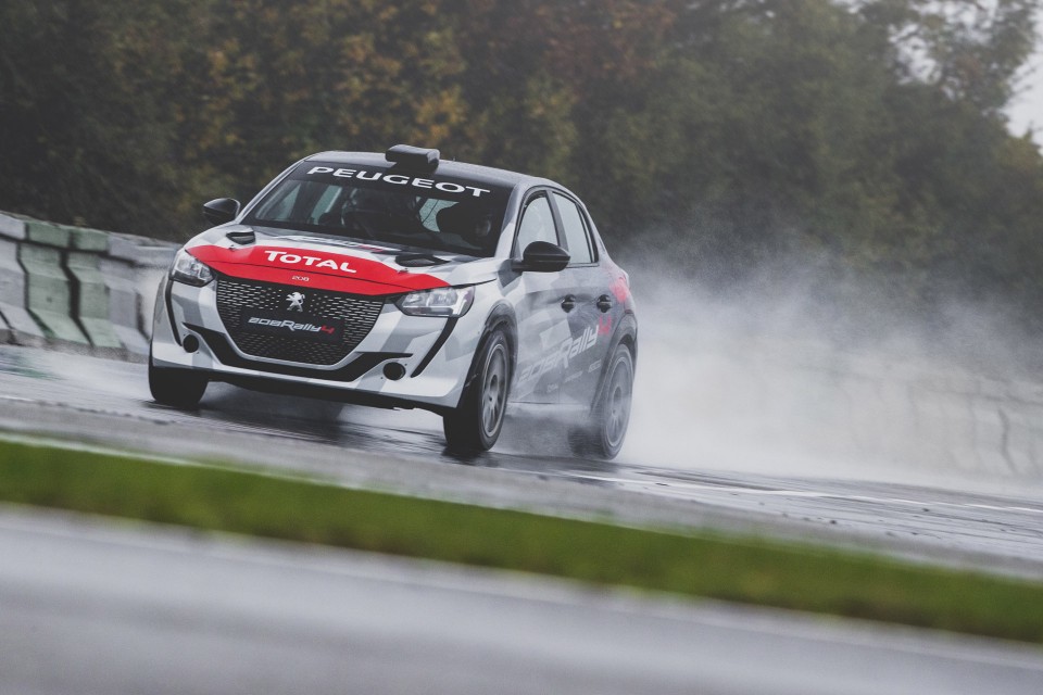 Photo officielle présentation Peugeot 208 Rally 4 (2020)