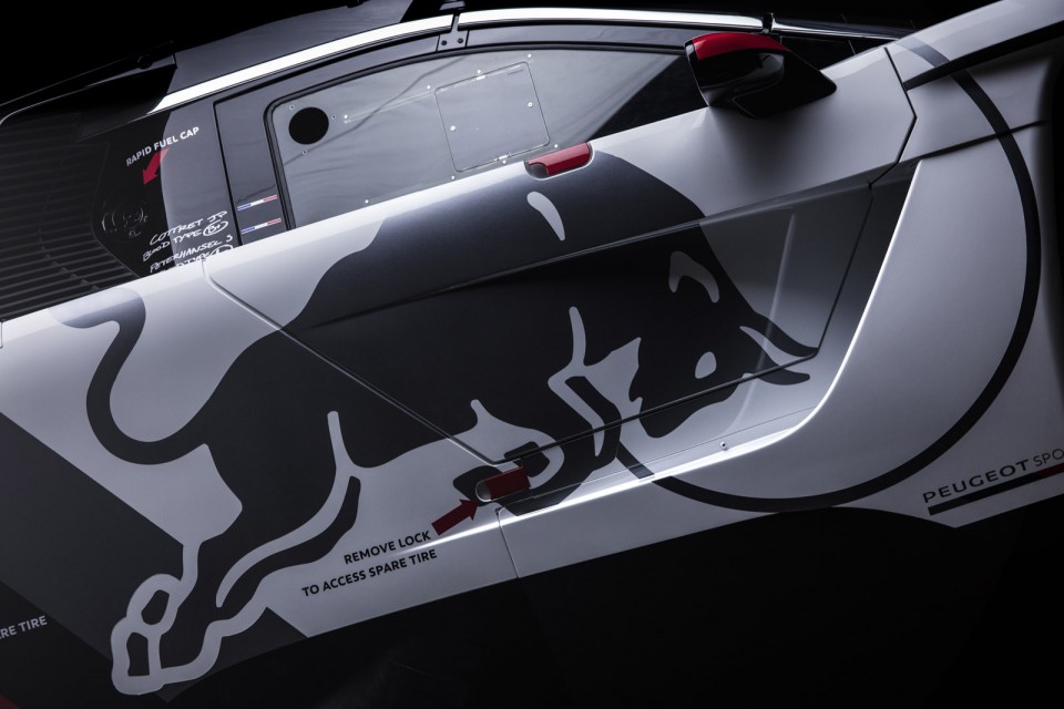 Photo portière avant Peugeot 3008 DKR (2017)